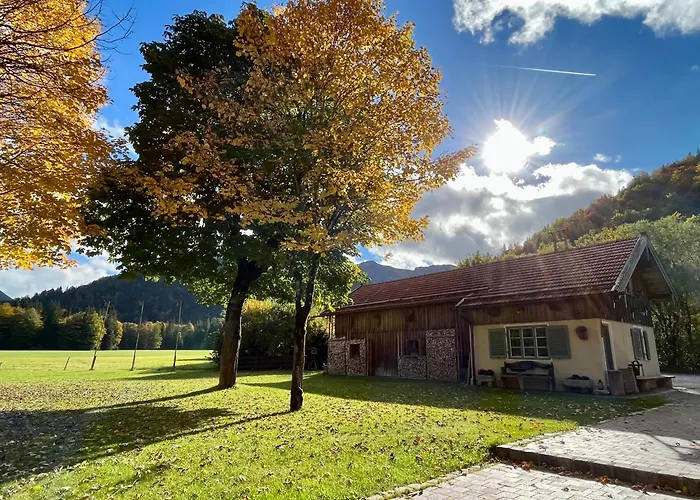 Ferienwohnungen Zipflwirt